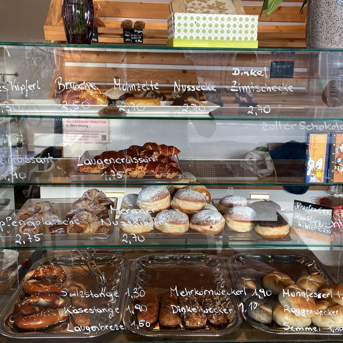 Brot, Gebäck, Mehlspeisen der Bäckerrein Öfferl und Schrott